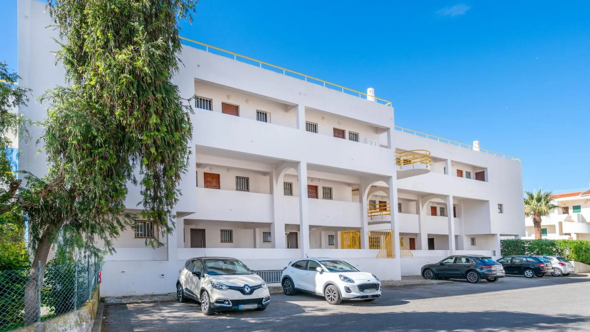 Albufeira Beach Apartment Guia  Portugal