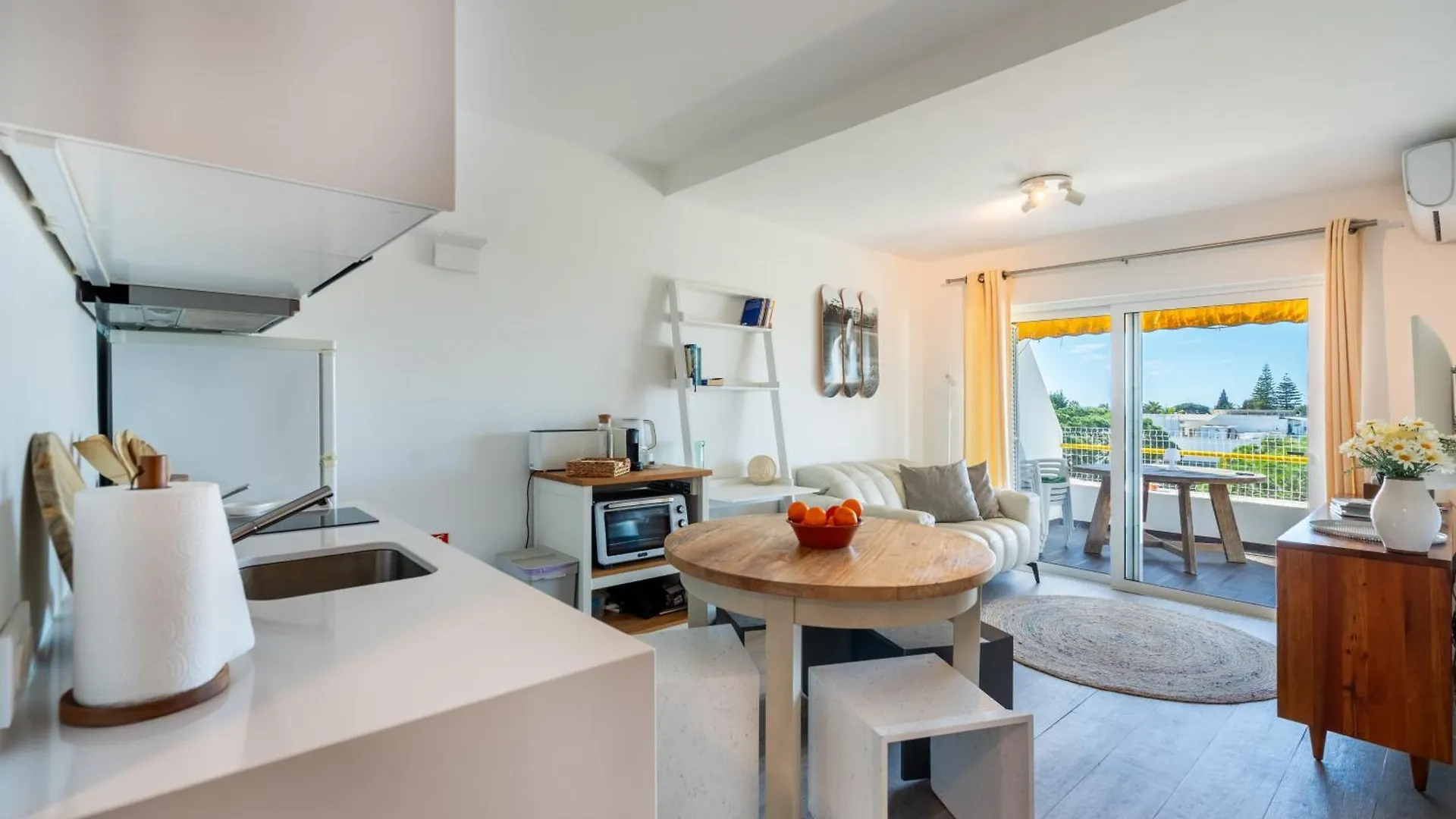 Albufeira Beach Apartment Guia